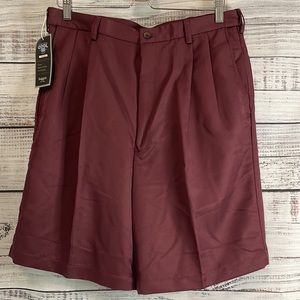 HAGGAR Men’s Pleated Golf Shorts Port Red  | Size 32”